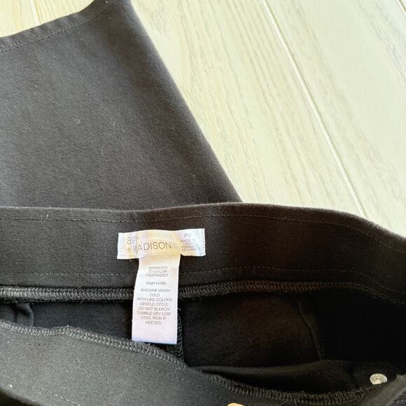 89th + Madison Women’s Petite Medium Black Cropped Pants - Picture 2 of 6